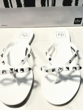Dolce Vita Sunkissed White Studded Thong Jelly Sandals Size 9